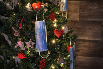 A COVID-19 mask at the holidays