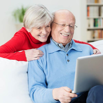 A couple watches Facebook Live and learn about cataracts